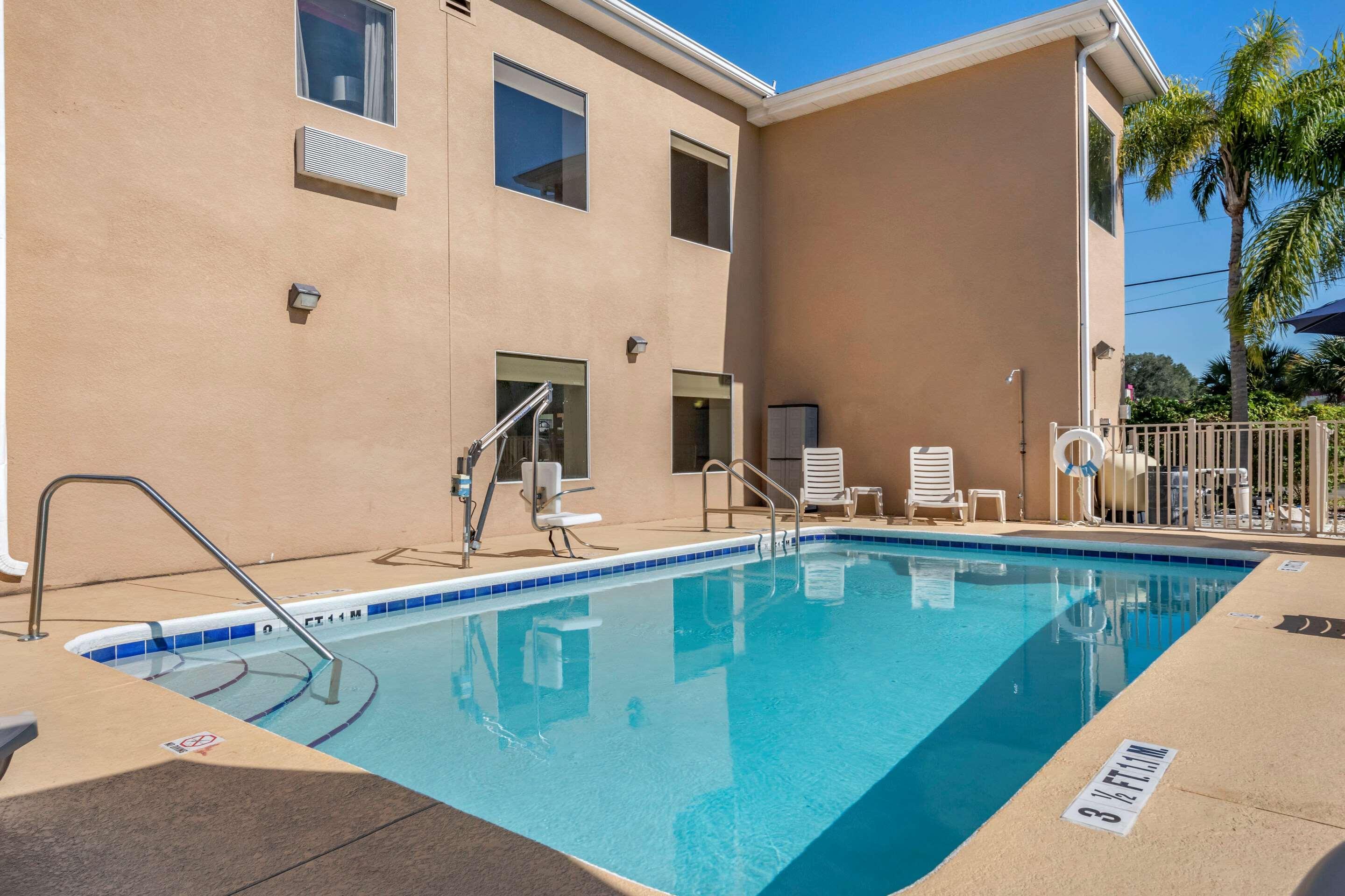 Quality Inn Zephyrhills-Dade City Bagian luar foto