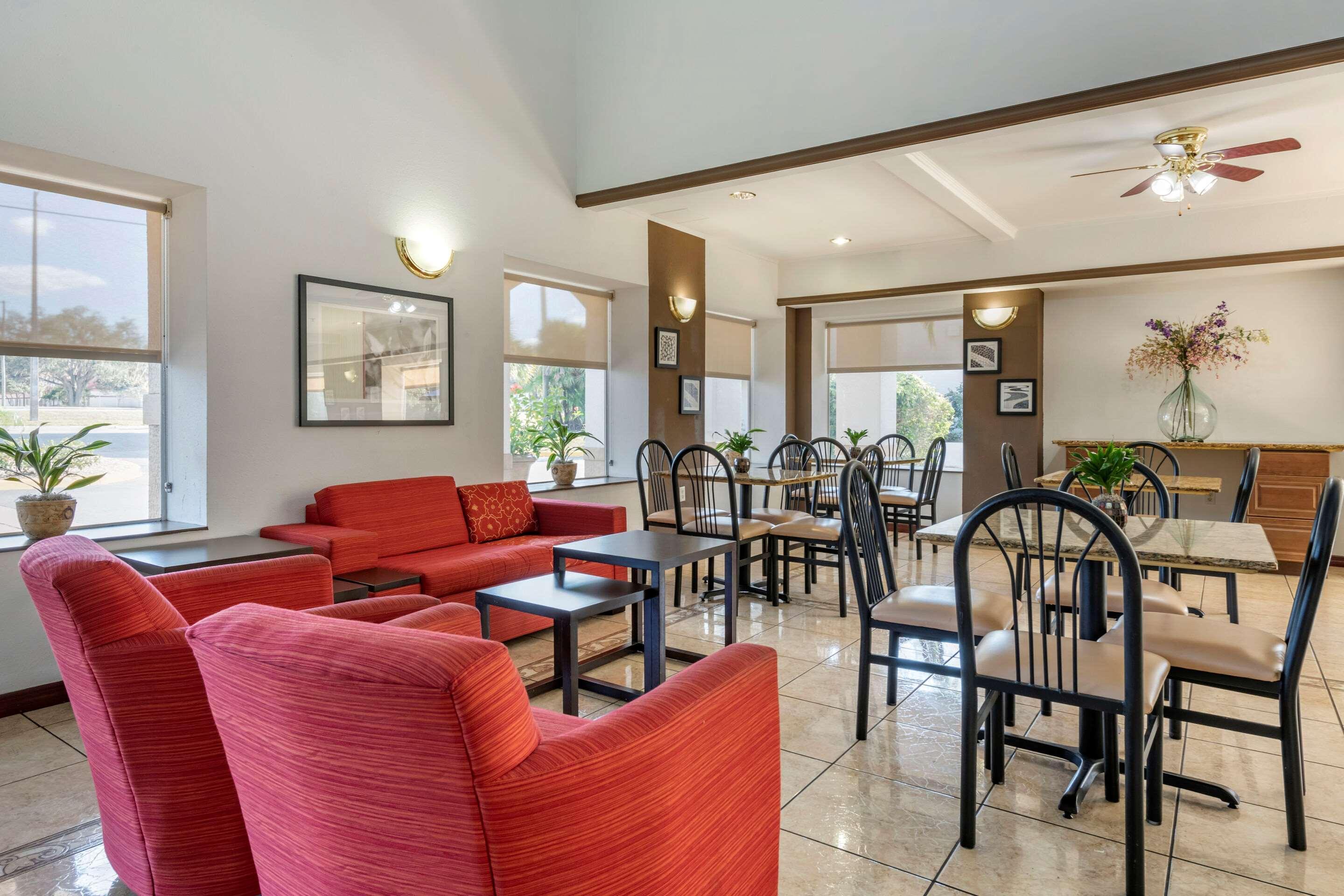 Quality Inn Zephyrhills-Dade City Bagian luar foto
