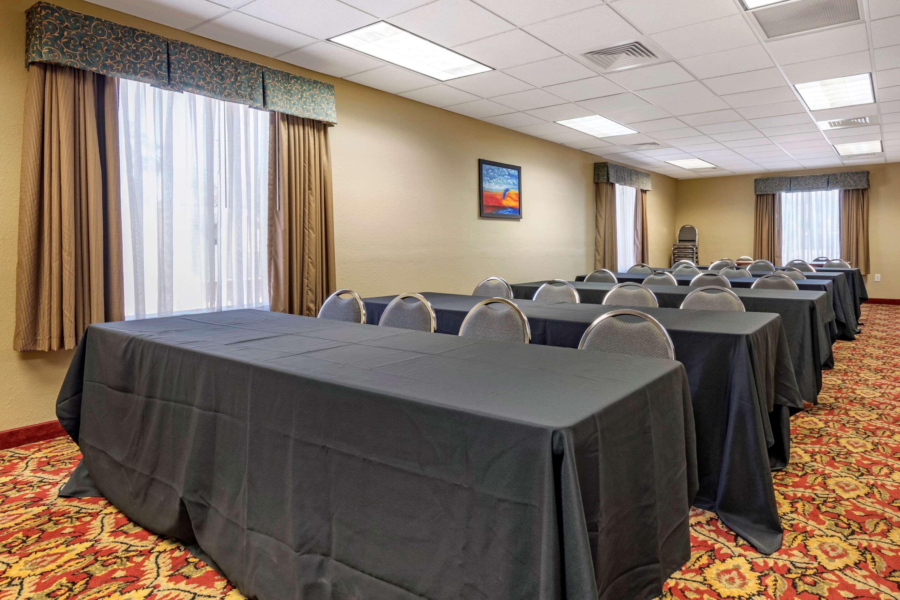 Quality Inn Zephyrhills-Dade City Bagian luar foto