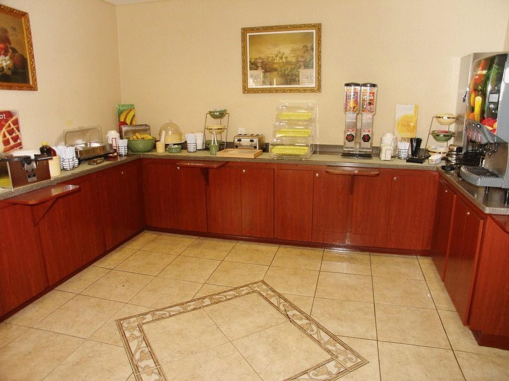 Quality Inn Zephyrhills-Dade City Bagian luar foto
